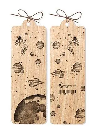 Punto de Libro Madera - Astronauta en el Espacio