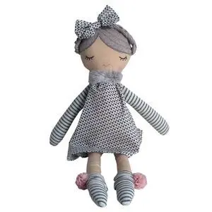 Muñeca Lucy