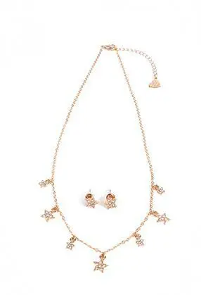 Conjunto de Collar y Pendientes Estrella Brillante