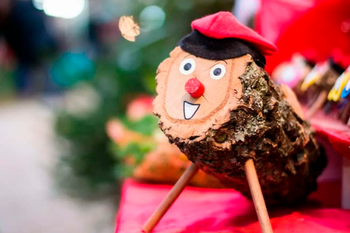 Tió de Nadal: la magia de la Navidad catalana se esconde dentro de este tronco